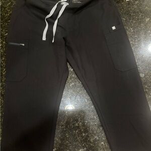 Figs Black Skinny Pants with Modern Fit